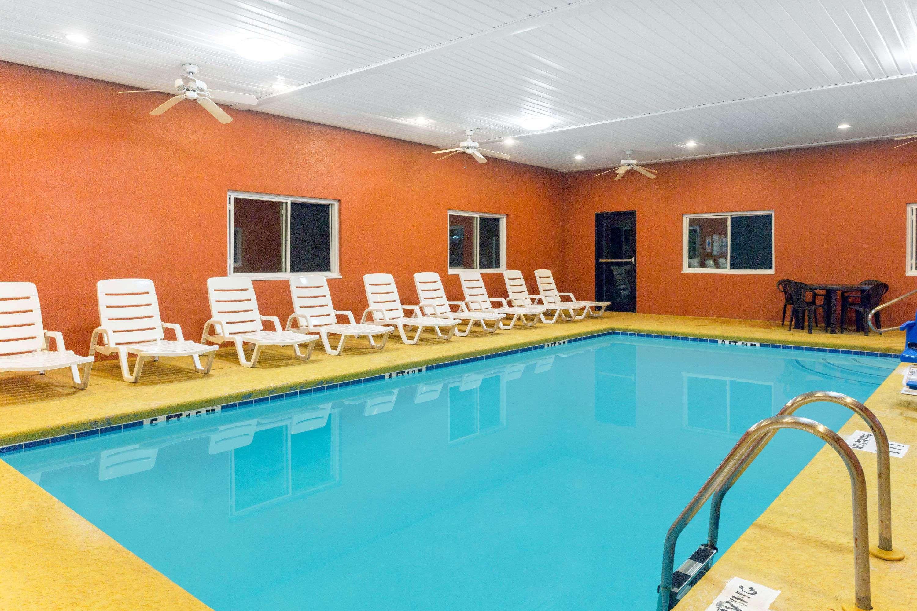 Baymont By Wyndham Cordele Hotel Exterior photo